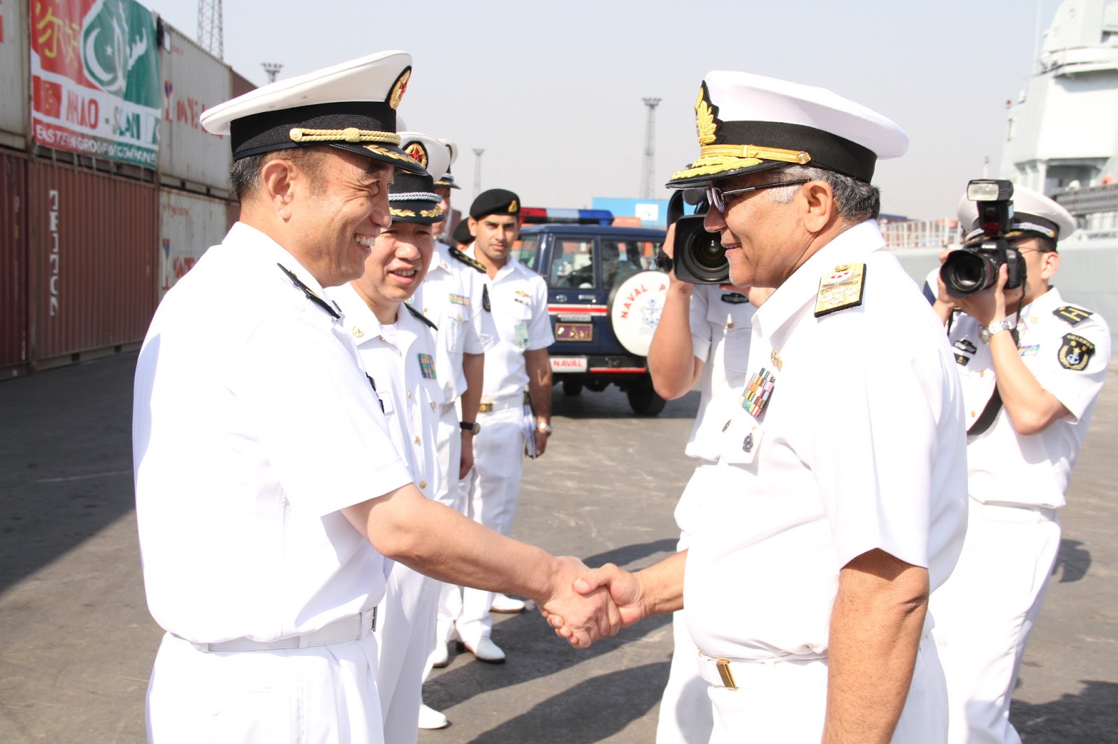 Chief+of+the+Naval+Staff+Admiral+Asif+Sandila+being+received+by+Rear+Admiral+YUAN+YUVAI+of+Chinese+Navy.JPG