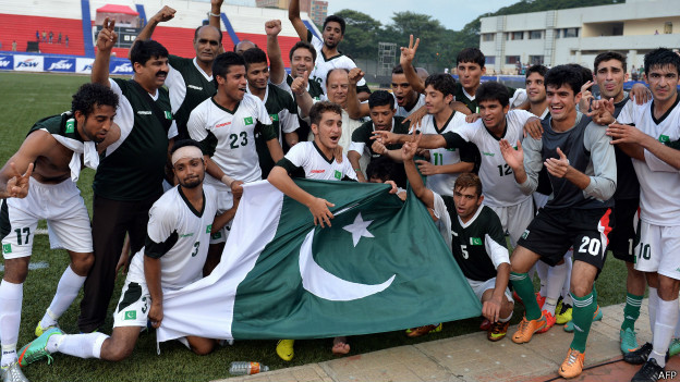 140821053721_india_pakistan_football_624x351_afp.jpg