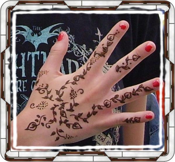 1-henna-hand-design-henna-tattoos.jpg