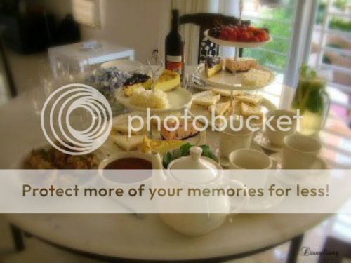 English-Afternoon-Tea-table-settings-300x225_zps9c114685.jpg