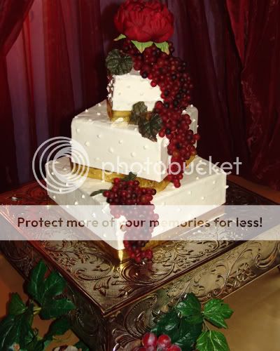 Gold_Grape_Burgundy_Wedding_Cake.jpg