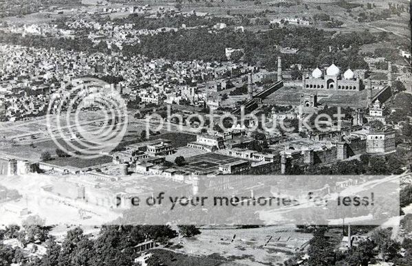 Old-and-rare-Photos-of-Lahore-A-rare-Aerial-photo-of-Lahore1930-Old-and-rare-Pictures-of-Lahore.jpg