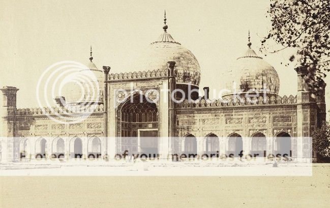 Rare-Old-Photos-of-Lahore-Rare-pic-of-Badshahi-Mosque-Lahore-1870-Old-and-rare-Pictures-of-Lahore.jpg