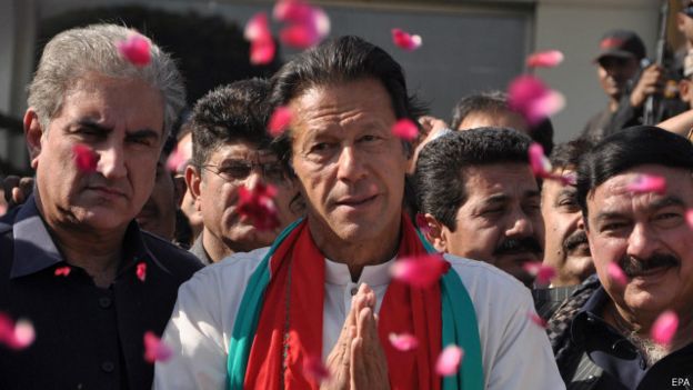 150106133319_imran_khan_640x360_epa.jpg