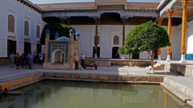 160714124234_bukhara_bahaoddin_naqshband_historical_complex_tajik_photographer_jamshid_shayev_624x351_bbcpersian.jpg