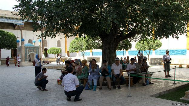 160714124503_bukhara_bahaoddin_naqshband_historical_complex_tajik_photographer_jamshid_shayev_624x351_bbcpersian.jpg