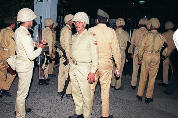 141008133046_military_coup_1999_pakistan_950x633_afp_nocredit.jpg
