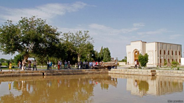 160714124651_bukhara_bahaoddin_naqshband_historical_complex_tajik_photographer_jamshid_shayev_624x351_bbcpersian.jpg