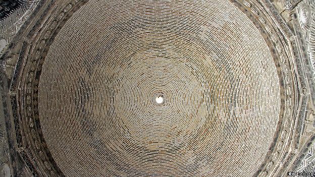 160718105134_b33_bukhara_samanide_mausoleum_624x351_bbcpersian.jpg
