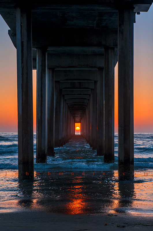Scripps-Pier-sunset-alignment-70mm_2419-ALT.jpg