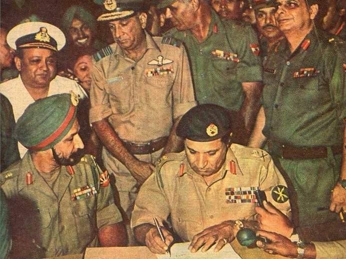 Pakistan_Surrender_1971_War.jpg