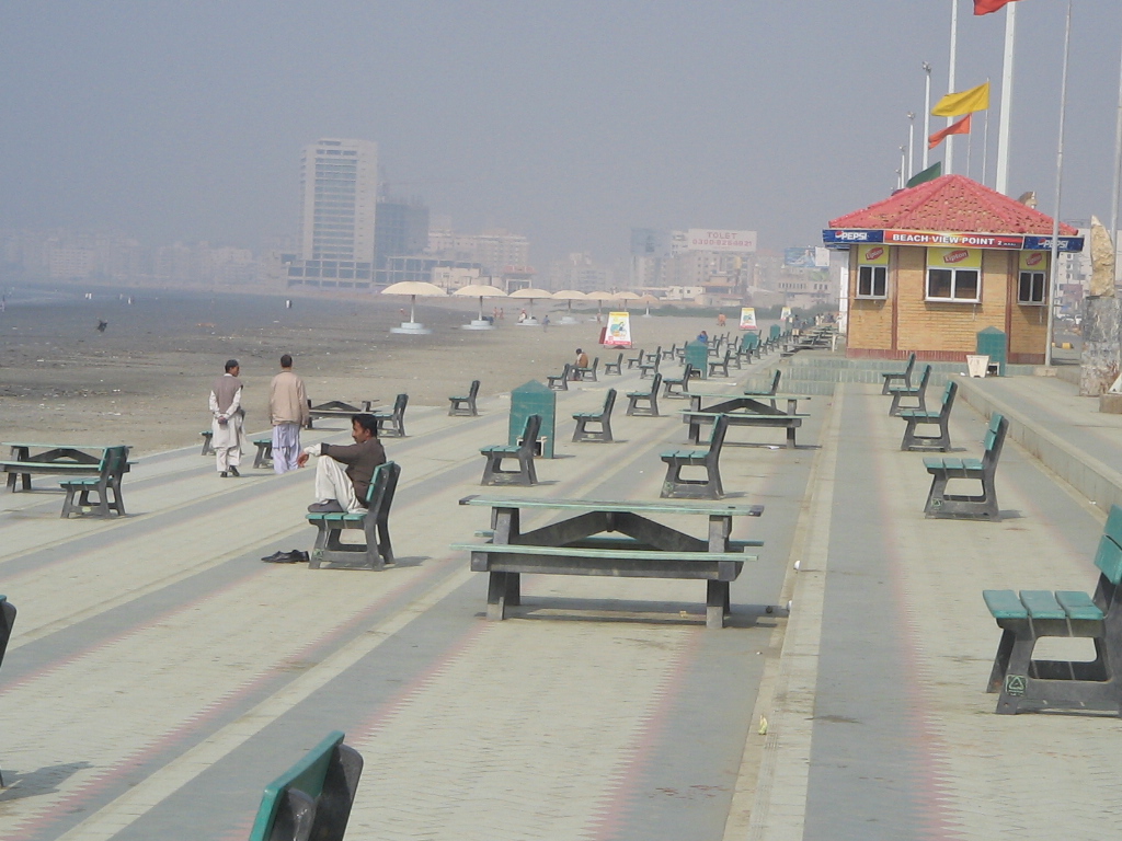 Beach-of-Karachi.jpg