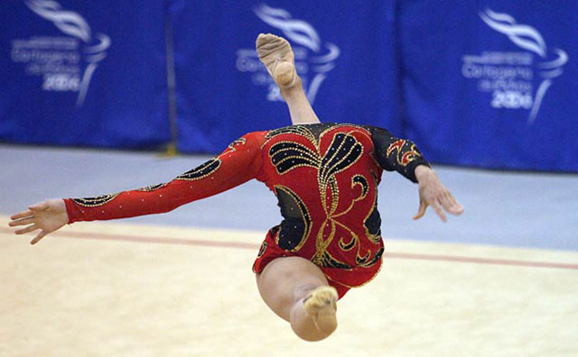 headless-gymnast-perfect-timing.jpg
