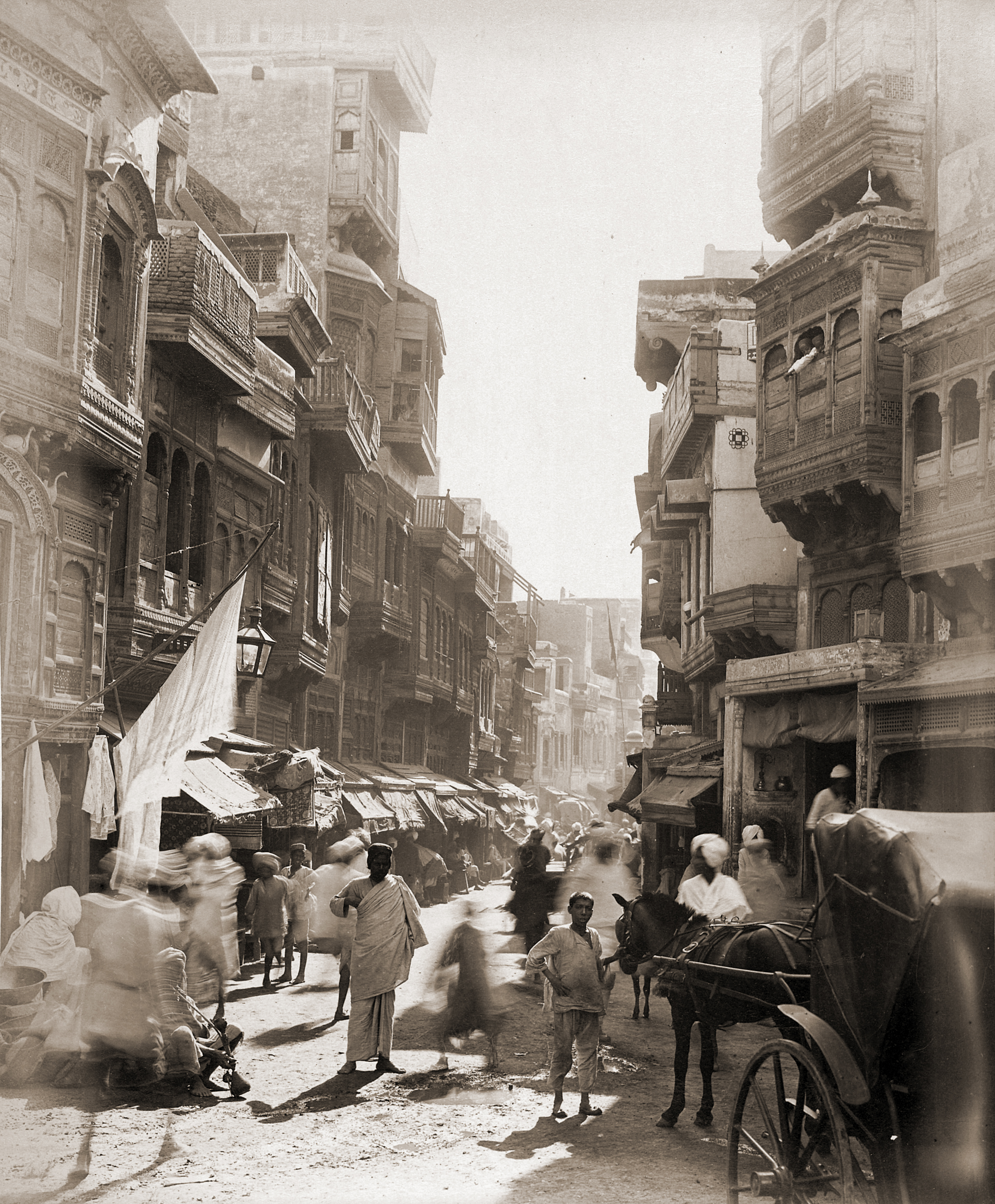 Old_View_of_Street_in_Lahore.jpg
