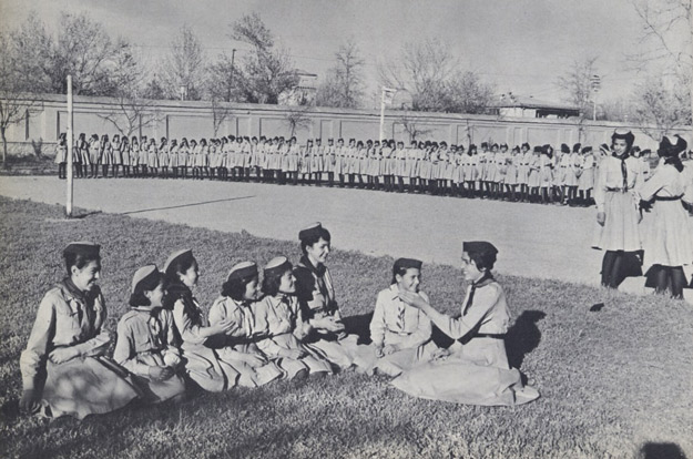 Afghan_Girl_Scouts_1950s.jpg