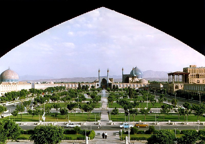 800px-Naghshe_Jahan_Square_Isfahan_modified.jpg