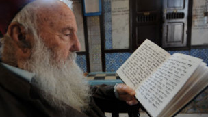 111211112703_jewish_rabbi_tunisia_304x171_getty_nocredit.jpg