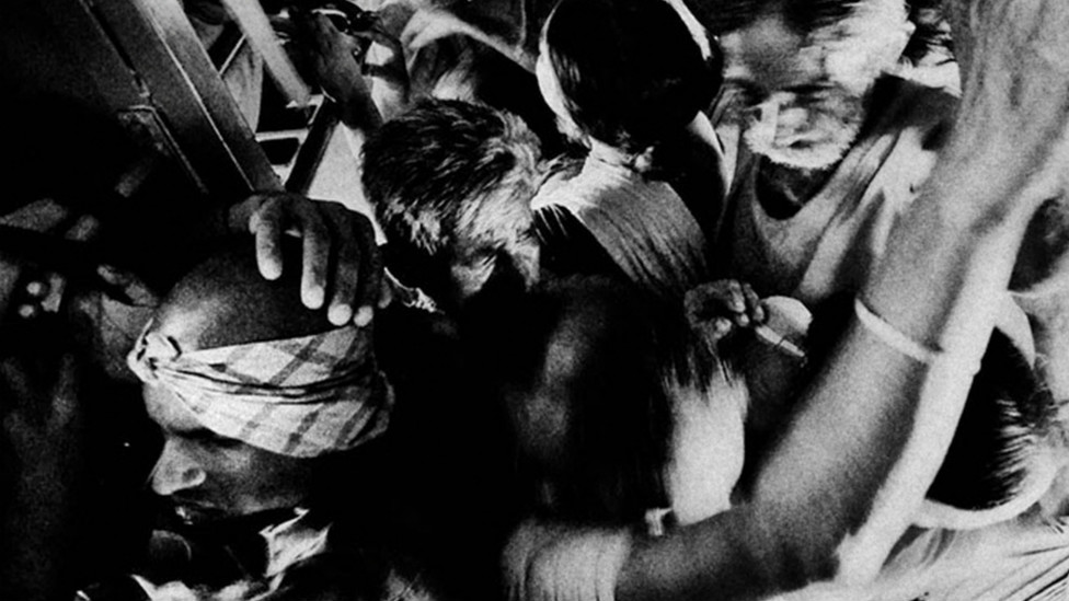 130130070043_indian_railway_journey_2_976x549_bbc_nocredit.jpg