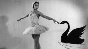 130430112301_ballerina_margot_fonteyn_panama_304x171_bbc_nocredit.jpg