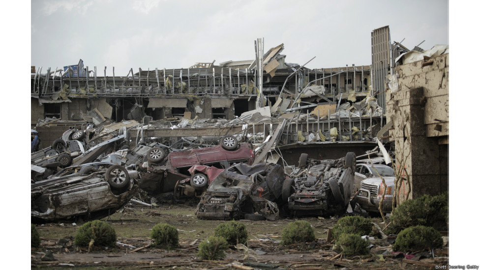 130521092126_oklahoma_tornado_pic_976x549_brettdeeringgetty.jpg