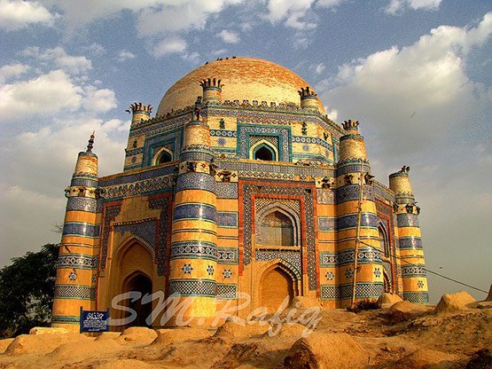 05-Shrine-of-Bibi-Jawindi-Uch-Sharif-Pakistan.jpg