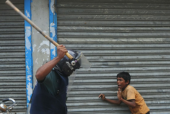 police-beating-kids-3.jpg