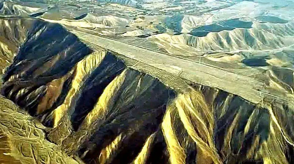 Giant-Ancient-Alien-Runways-at-Nazca.jpg