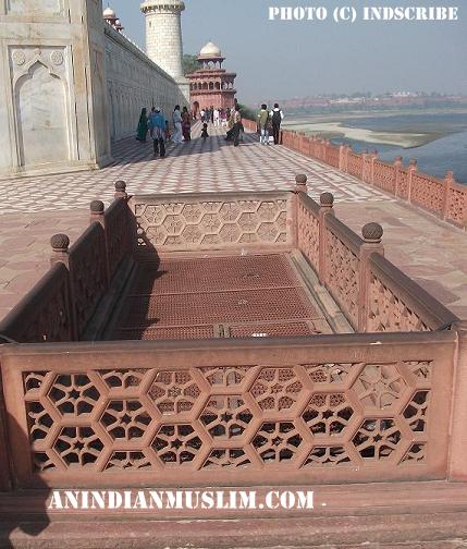 The-way-to-the-secret-chambers-in-the-basement-of-the-Taj-Mahal.jpg