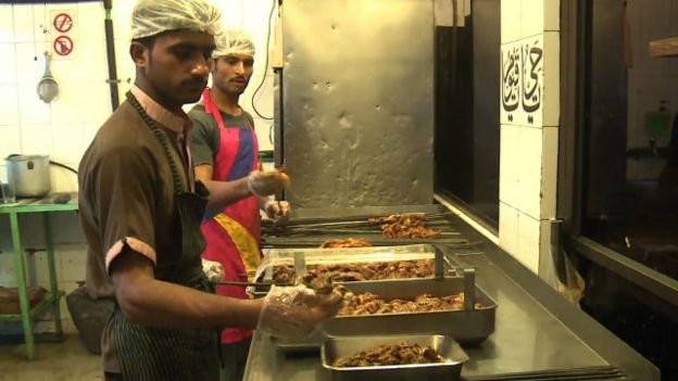160914102701_gujranwala_food_640x360_bbc_nocredit.jpg