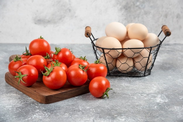 basket-fresh-uncooked-eggs-ripe-tomatoes-marble_114579-43538.jpg