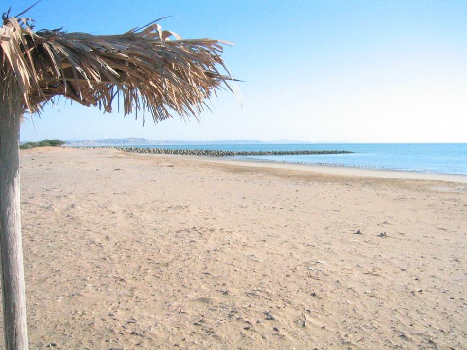 2-Pasni-Beach.jpg