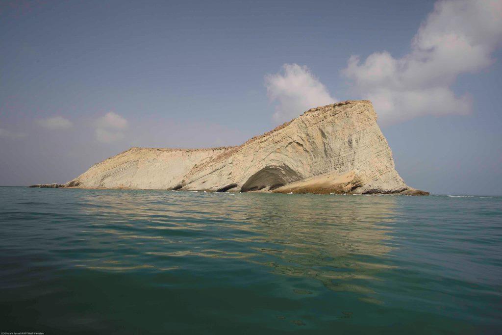 3-Astola-Beach-Balochistan.jpg