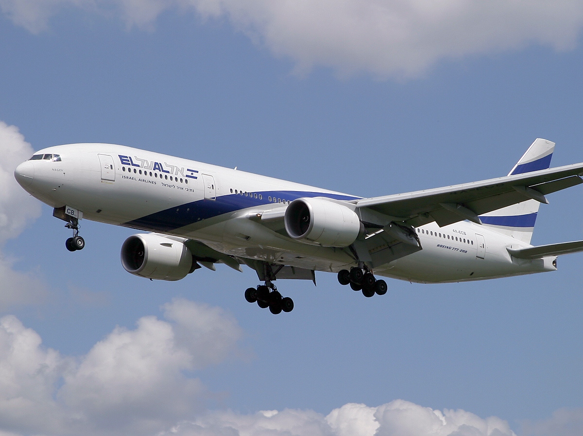Boeing_777-258-ER%2C_El_Al_Israel_Airlines_AN0439488.jpg