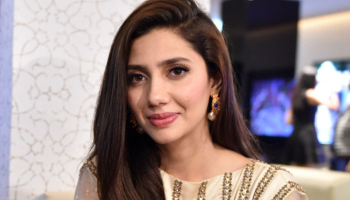 441361_4516868_Mahira-Khan2_updates.jpg