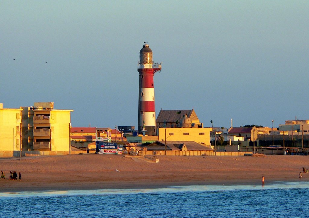 manora_-_tallest_lighthouse_of_pakistan_p11008351.jpg